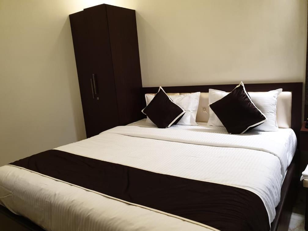 Al Noor Palace Business Class Hotel Chennai Exterior photo