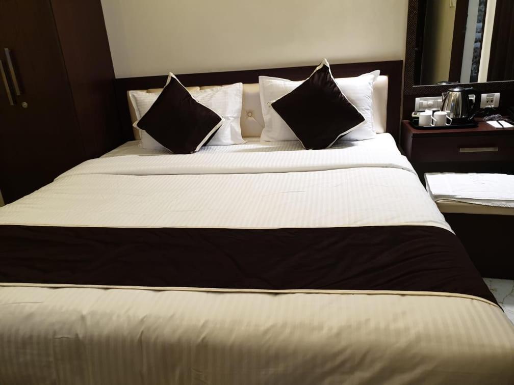 Al Noor Palace Business Class Hotel Chennai Exterior photo